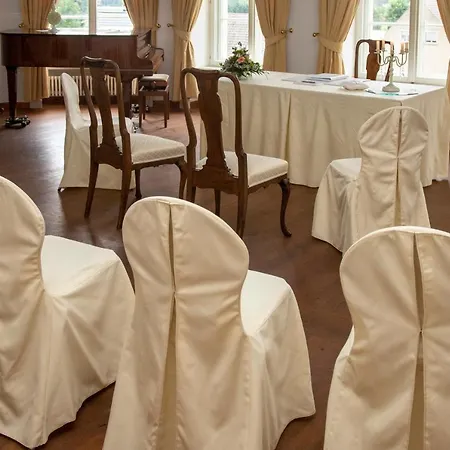 Gaestehaus Der Rochow Akademie ホテル 3*