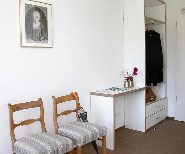 Hotel Gaestehaus Der Rochow Akademie